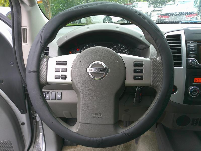 Nissan Frontier SV Crew Cab 2WD 2015