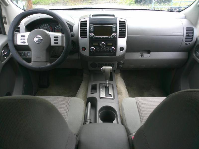 Nissan Frontier SV Crew Cab 2WD 2015