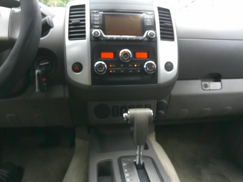 Nissan Frontier SV Crew Cab 2WD 2015