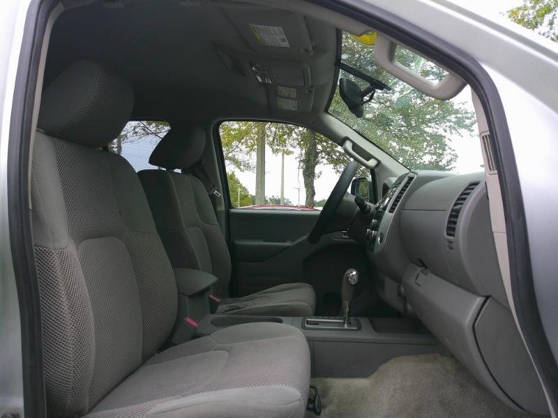 Nissan Frontier SV Crew Cab 2WD 2015