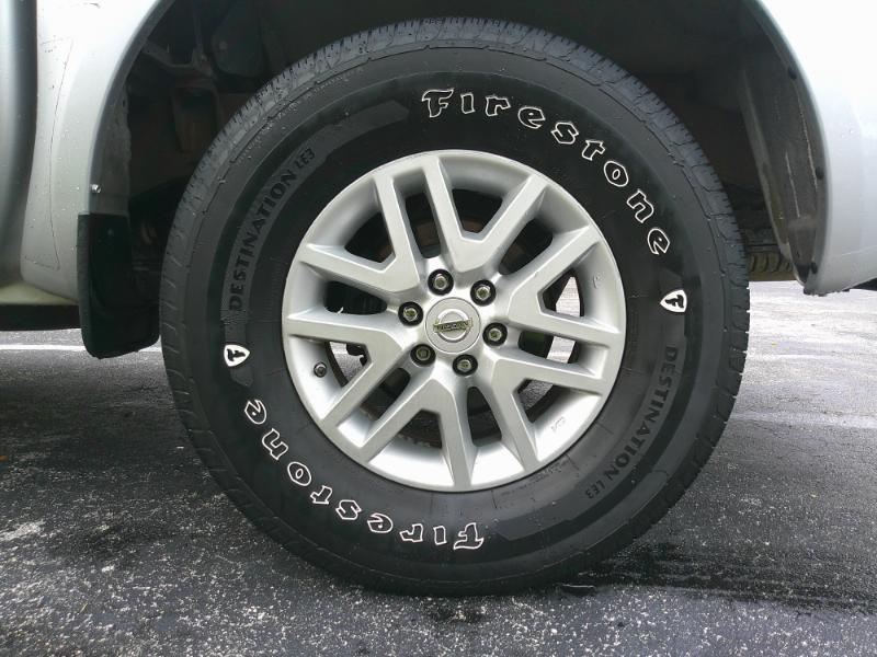 Nissan Frontier SV Crew Cab 2WD 2015