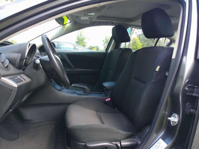 Mazda MAZDA3 i Touring AT 4-Door 2013