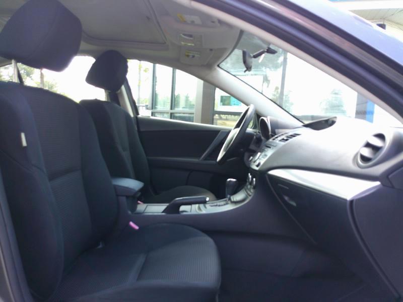 Mazda MAZDA3 i Touring AT 4-Door 2013