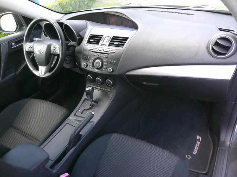 Mazda MAZDA3 i Touring AT 4-Door 2013