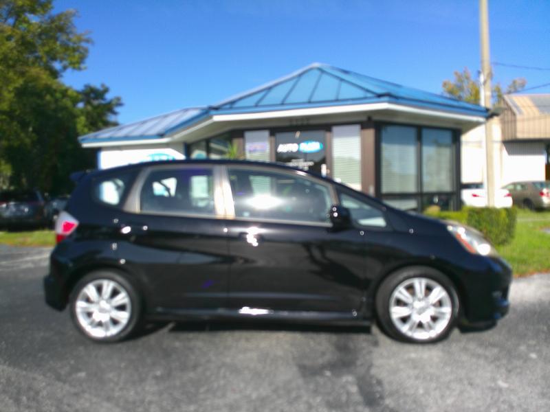 Honda Fit Sport 5-Speed AT 2011