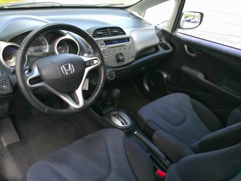 Honda Fit Sport 5-Speed AT 2011
