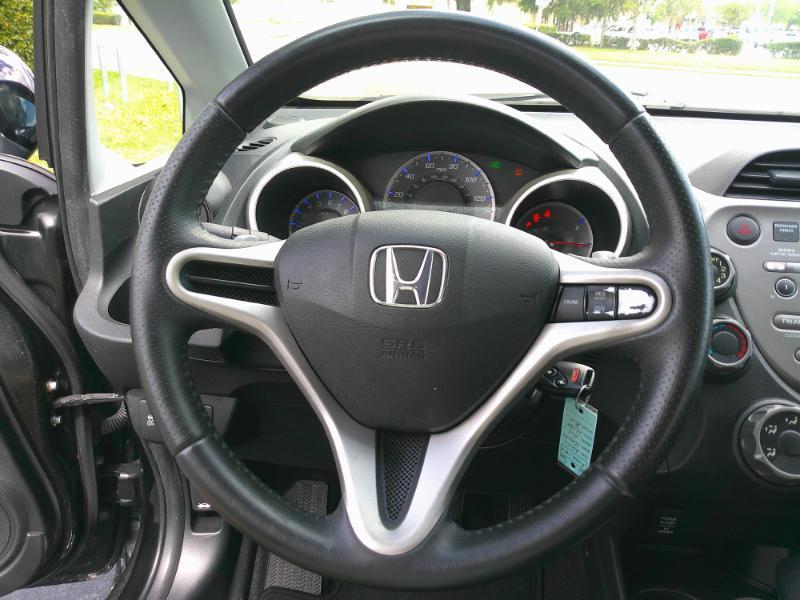 Honda Fit Sport 5-Speed AT 2011