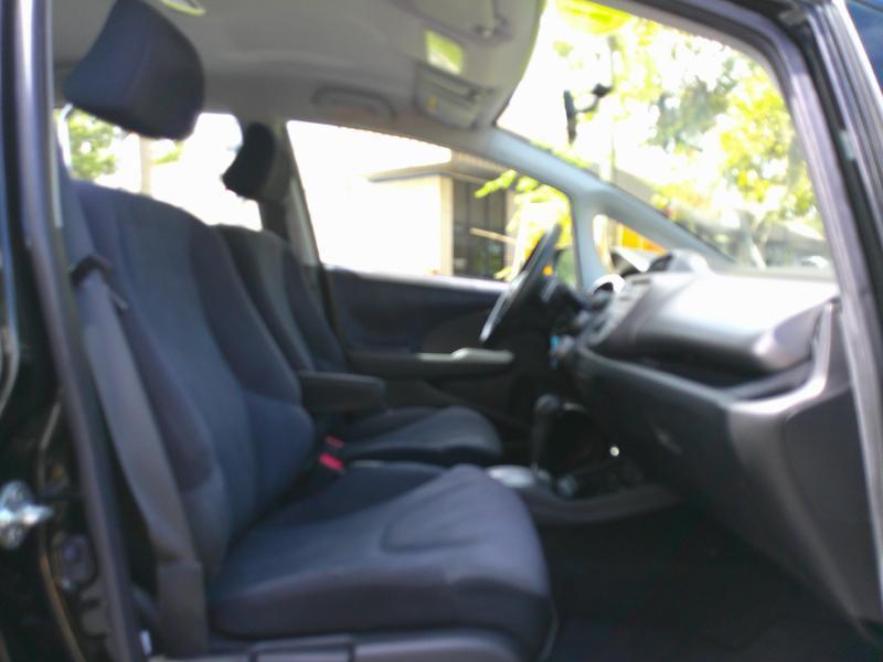 Honda Fit Sport 5-Speed AT 2011