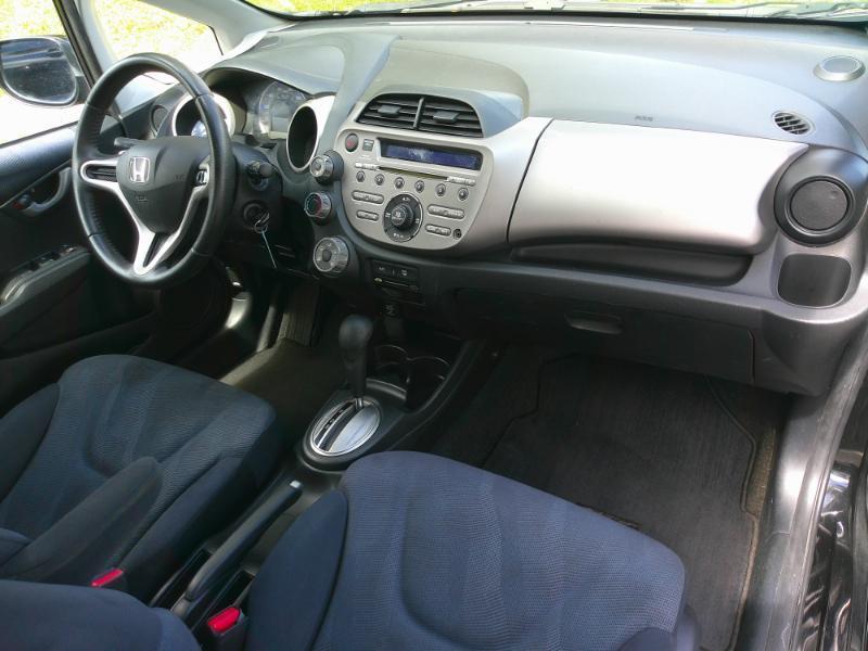 Honda Fit Sport 5-Speed AT 2011