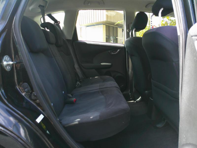 Honda Fit Sport 5-Speed AT 2011