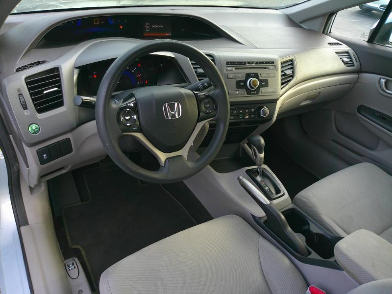 Honda Civic LX Sedan 5-Speed AT 2012