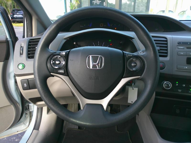 Honda Civic LX Sedan 5-Speed AT 2012