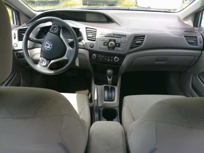 Honda Civic LX Sedan 5-Speed AT 2012