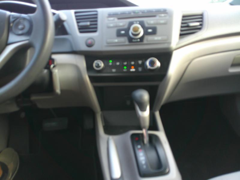 Honda Civic LX Sedan 5-Speed AT 2012