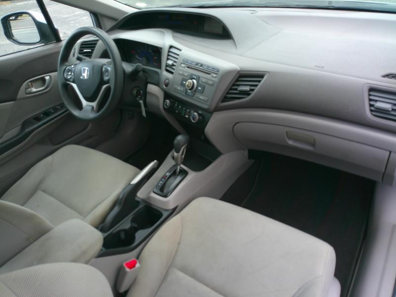 Honda Civic LX Sedan 5-Speed AT 2012