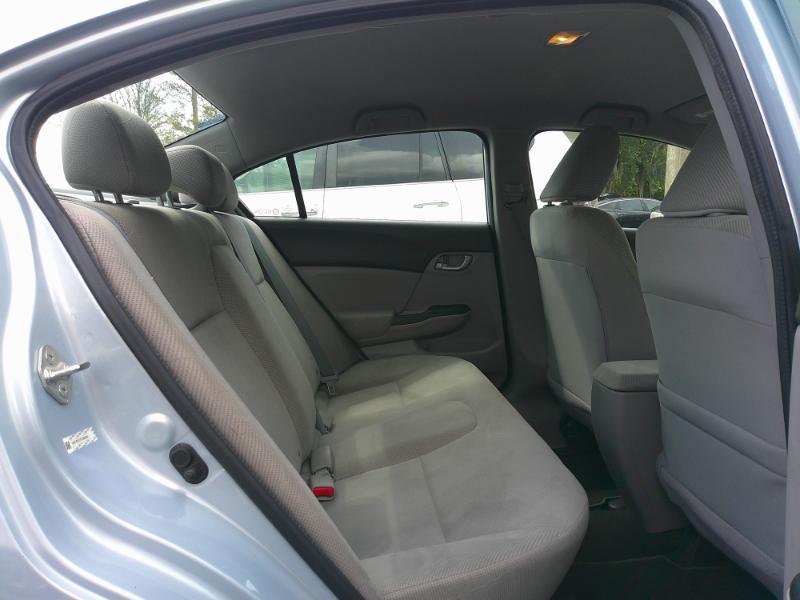 Honda Civic LX Sedan 5-Speed AT 2012