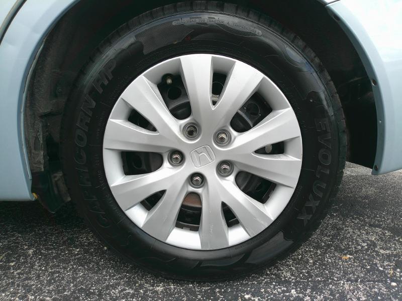 Honda Civic LX Sedan 5-Speed AT 2012