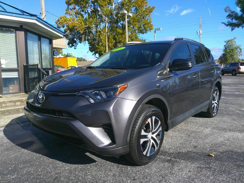 Toyota RAV4 LE FWD 2016