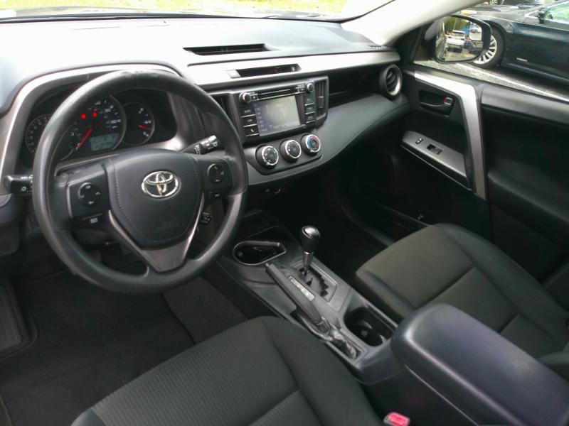 Toyota RAV4 LE FWD 2016