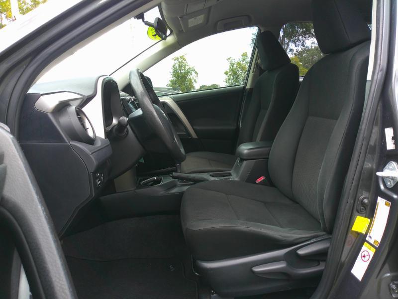 Toyota RAV4 LE FWD 2016