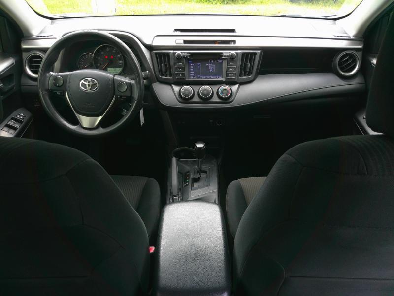 Toyota RAV4 LE FWD 2016