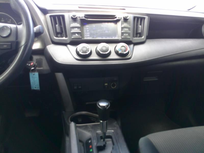 Toyota RAV4 LE FWD 2016