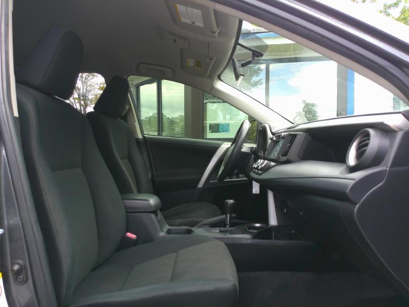 Toyota RAV4 LE FWD 2016