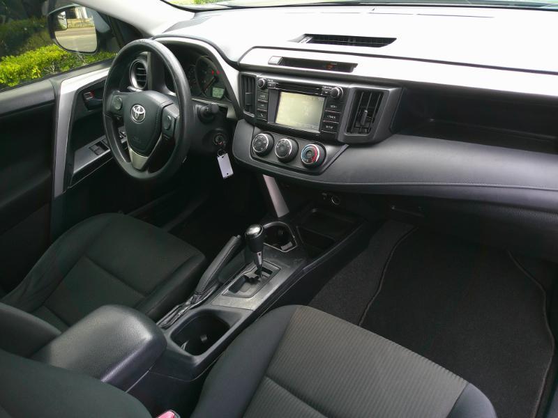 Toyota RAV4 LE FWD 2016