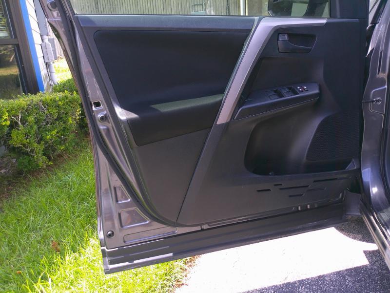 Toyota RAV4 LE FWD 2016