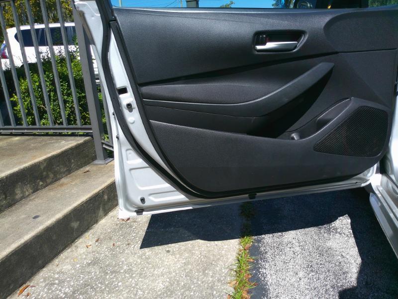 Toyota Corolla LE 2021