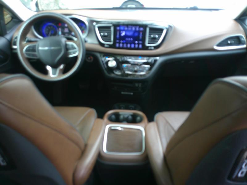 Chrysler Pacifica Limited 2017