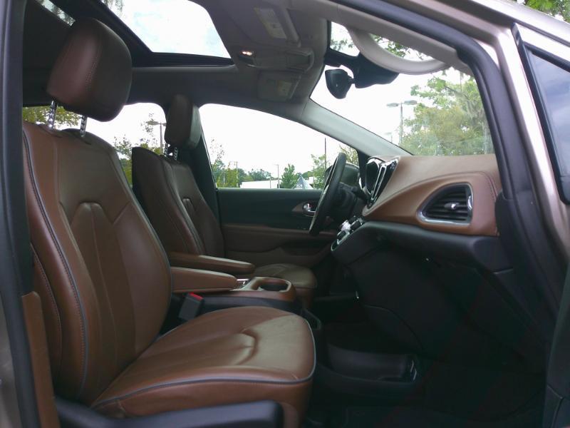 Chrysler Pacifica Limited 2017