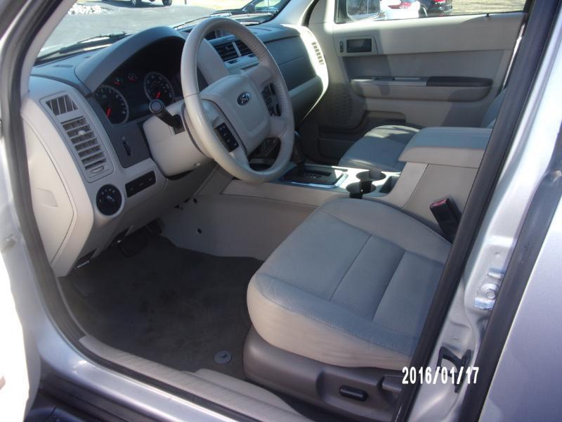 Ford Escape XLT FWD 2011