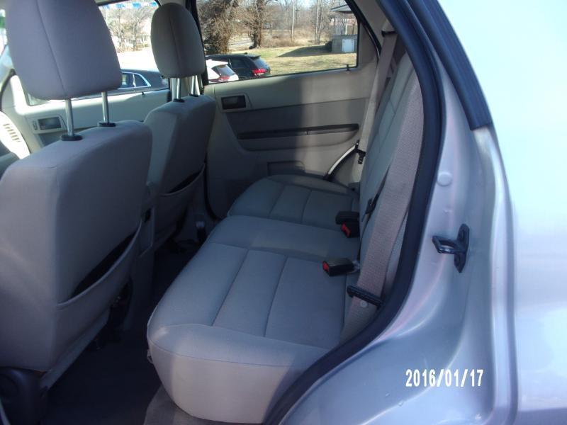 Ford Escape XLT FWD 2011