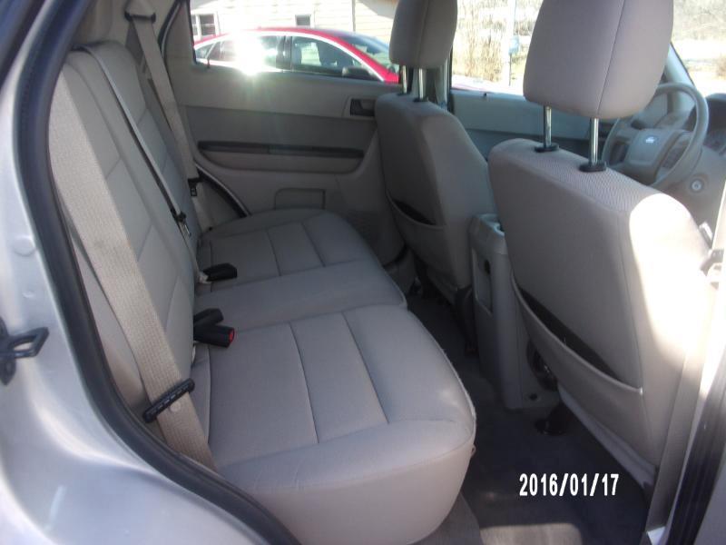Ford Escape XLT FWD 2011