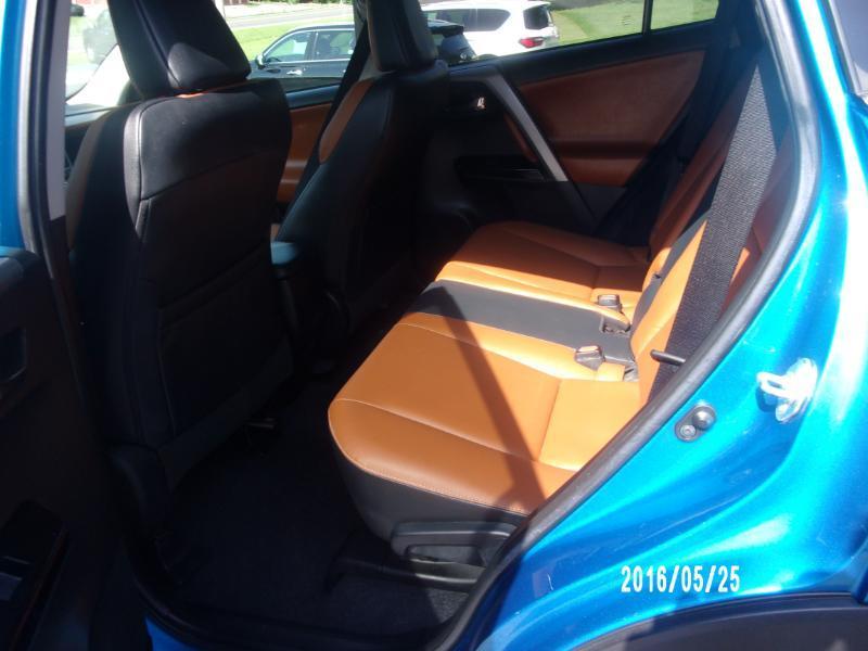Toyota RAV4 Limited FWD 2017