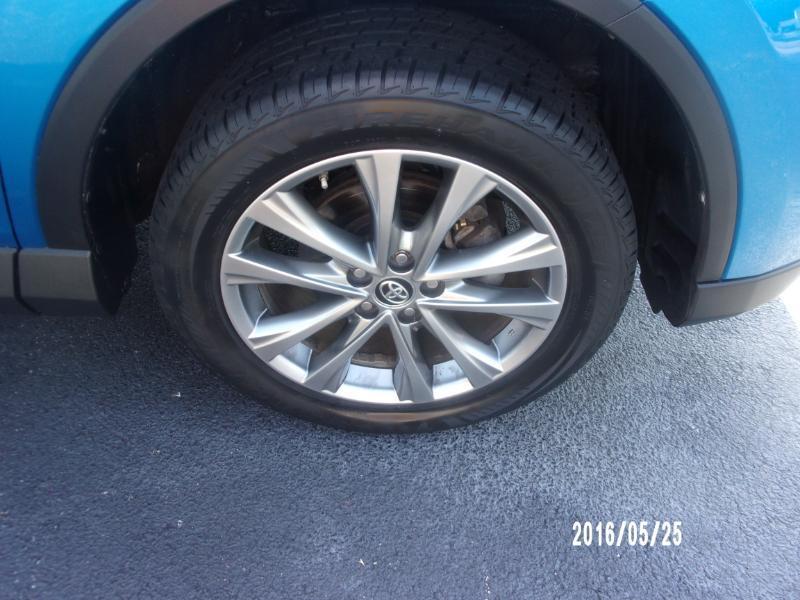 Toyota RAV4 Limited FWD 2017