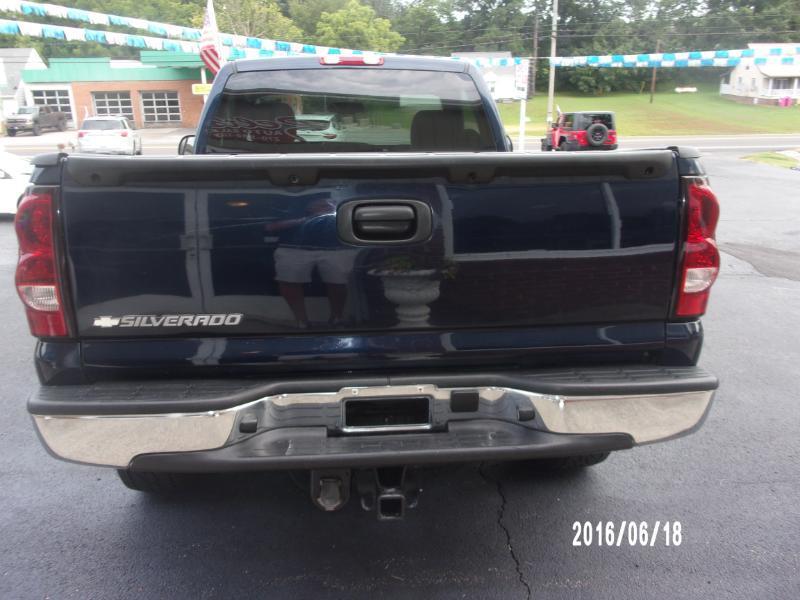 Chevrolet Silverado 1500 LS 4WD 2006