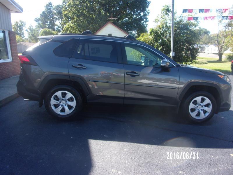 Toyota RAV4 LE 2019
