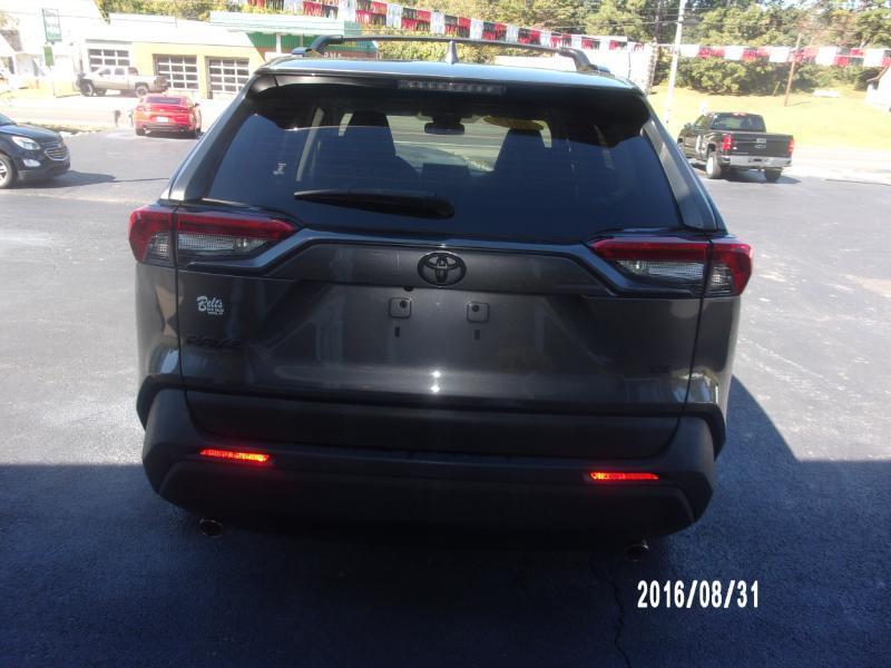 Toyota RAV4 LE 2019