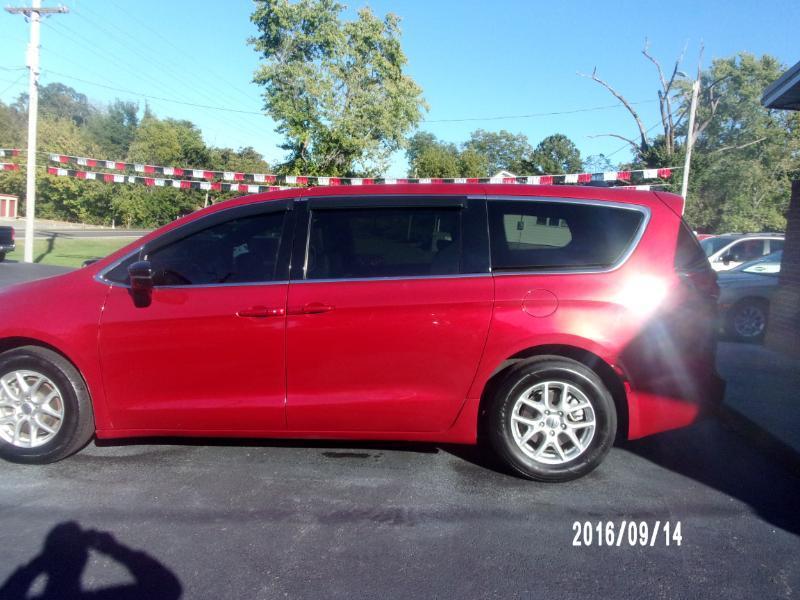 Chrysler Pacifica Select 2025