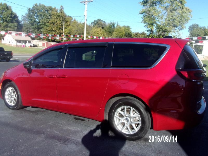 Chrysler Pacifica Select 2025