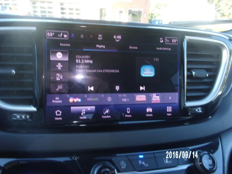 Chrysler Pacifica Select 2025