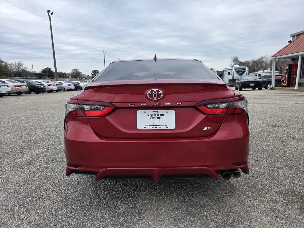 Toyota Camry SE 2021