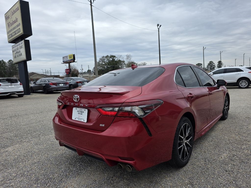 Toyota Camry SE 2021
