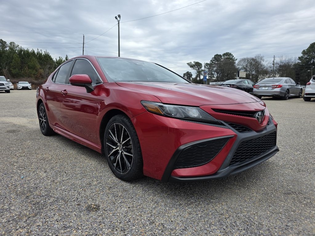 Toyota Camry SE 2021