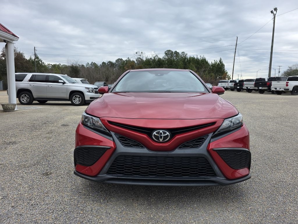 Toyota Camry SE 2021