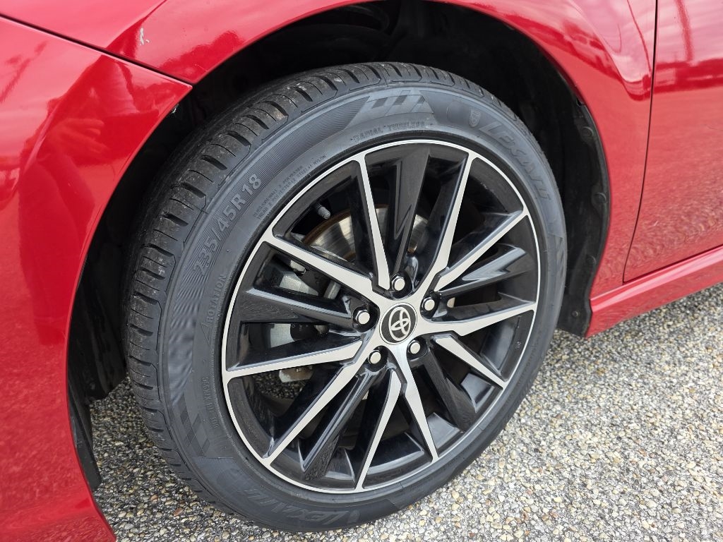 Toyota Camry SE 2021