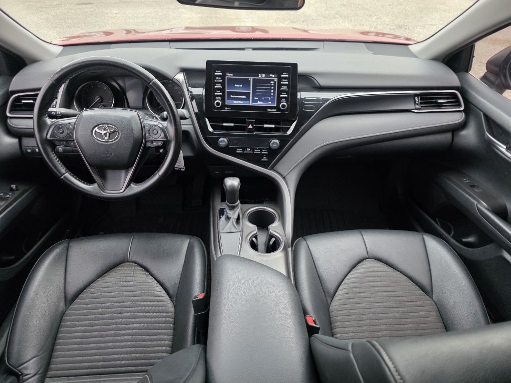 Toyota Camry SE 2021