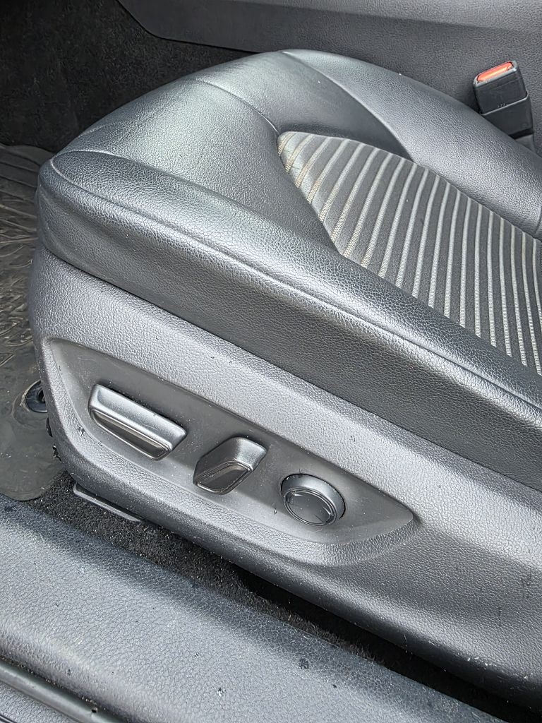 Toyota Camry SE 2021